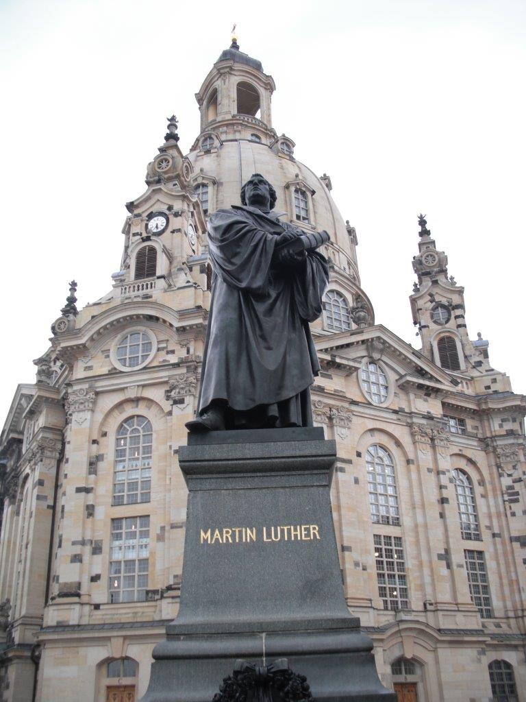 Martin-Luther-Denkmal vor der Dresdner Frauenkirche, August 2013