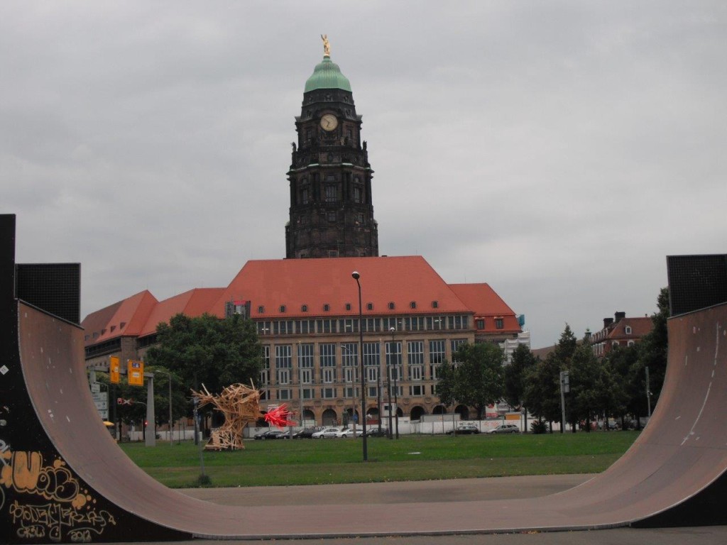 Blick auf das Neue Rathaus in Dresden, August 2013