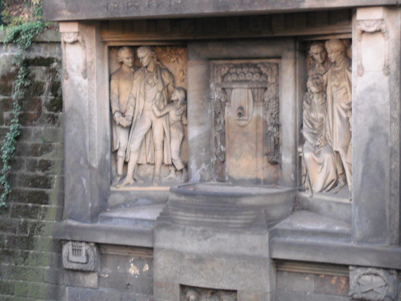 Schiller-Körner-Denkmal gegenüber des Schillerhäuschens, Schillerstraße in Loschwitz / Dresden