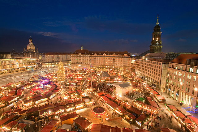 Striezelmarkt von oben, Dresden
