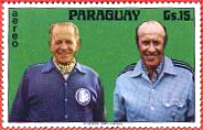 Helmut Schön (rechts) mit seinem Vorgänger Sepp Herberger auf einer Postkarte Paraguays