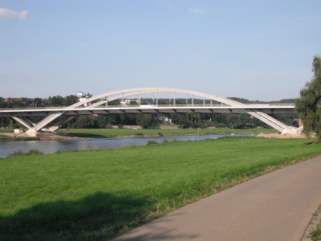 Waldschlösschenbrücke, August 2013