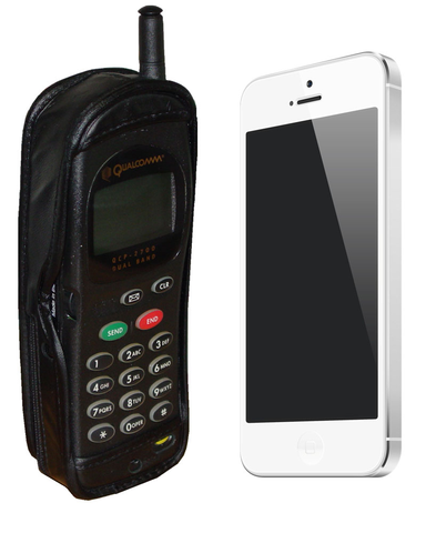 zwei Handies: 90er Jahre vs. 2013
